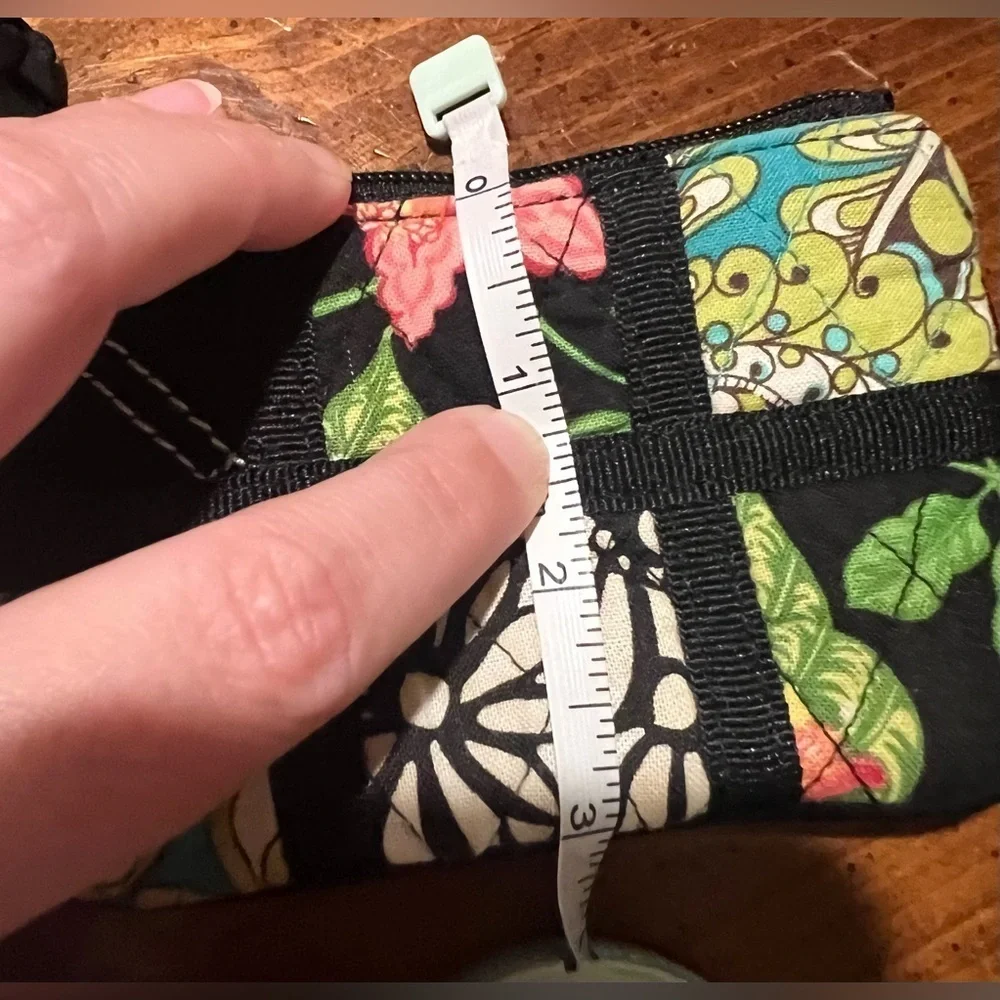 Vera Bradley Quilted Patchwork Mini Wallet Coin Purse / Card Holder EUC! - Picture 8 of 8